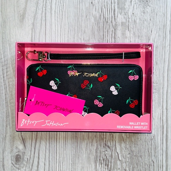🍒 Betsey Johnson Cherry Embroidered Wallet NWT - Picture 9 of 10